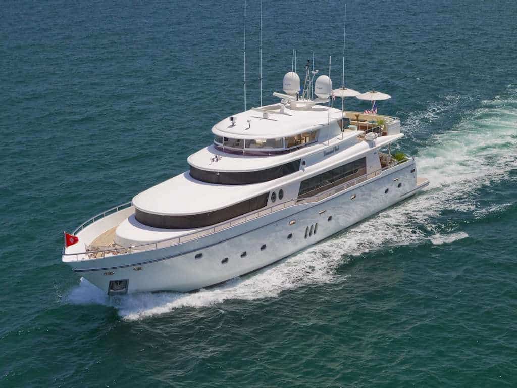 motor yacht cruising caribbean